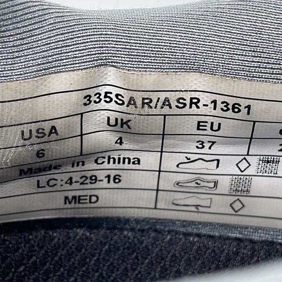 Vionic 335 Miles Walking Athletic Shoes Black White Size 6 - Picture 11 of 11